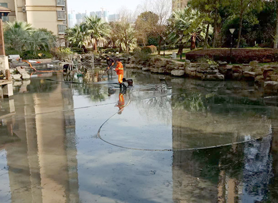 连山景观池淤泥清理